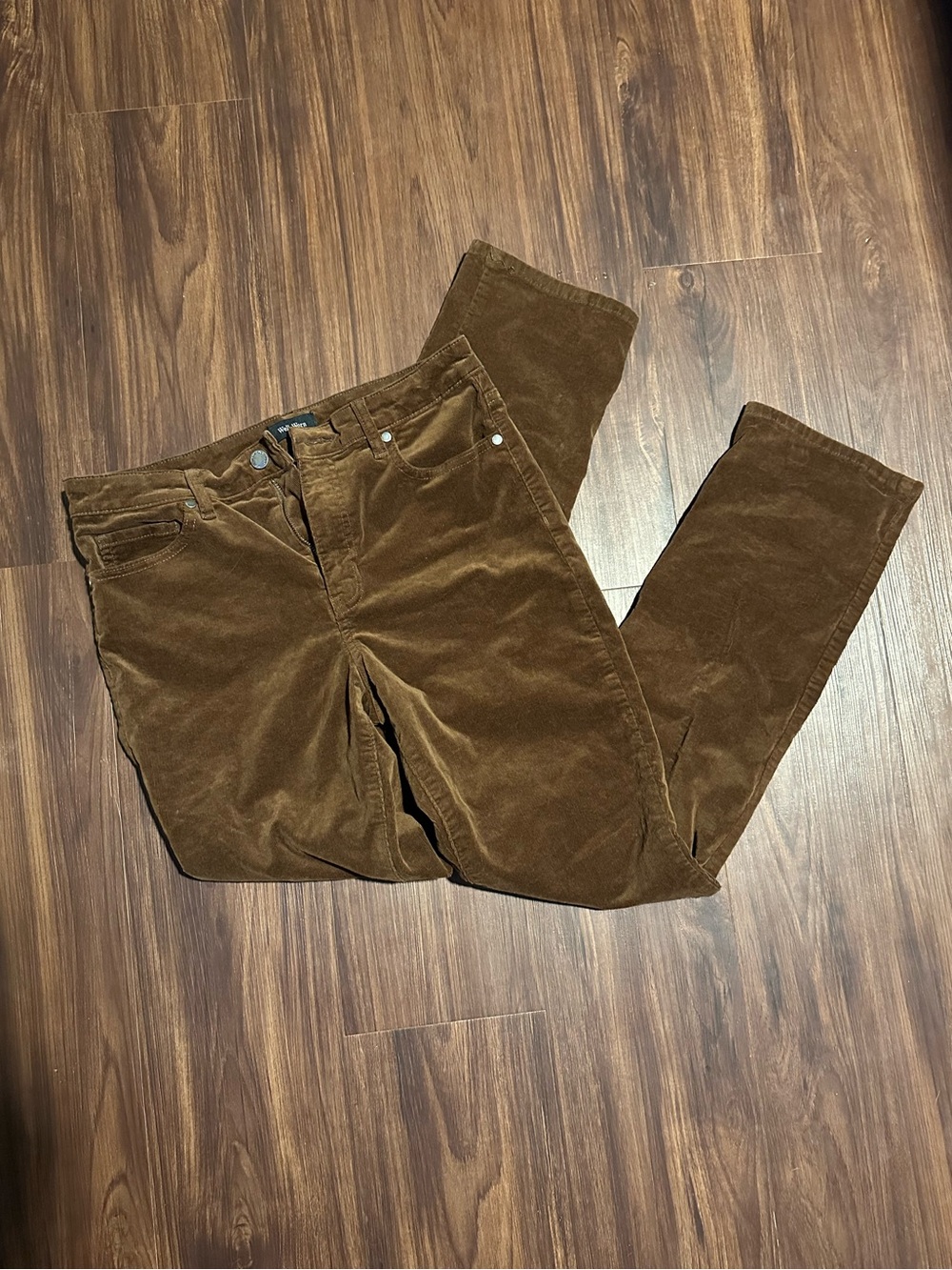 Well Worn Women’s Corduroy Pants in Rich Brown